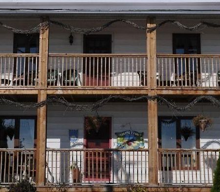 Gite Au Vieux Pommier Tadoussac Ngoại thất bức ảnh